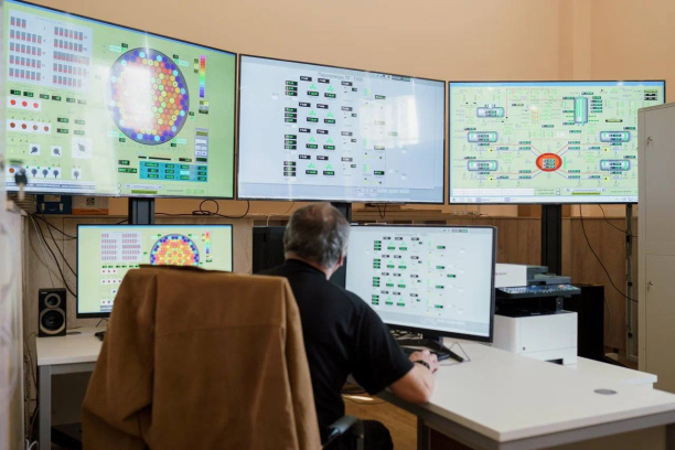 Специалисты запустили в лаборатории СевГУ аналитический тренажёр реактора ВВЭР-1000