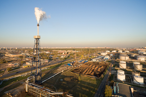 Под давлением санкций нефтегаз выстоял