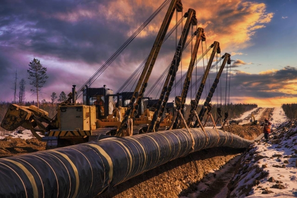 Цена нефти Brent взлетела до $64 впервые за полтора месяца