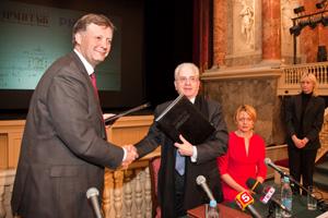 Светодиодная революция на Дворцовой площади