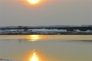 Совместное использование солнечной энергии и холода малых водотоков