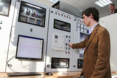 Собственные опыты ставят в МЭИ