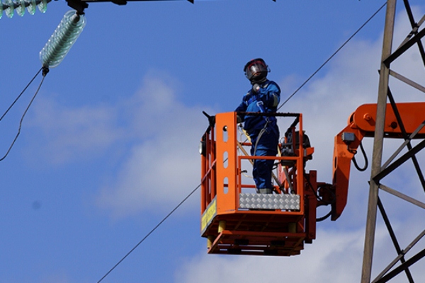 В учебном корпусе «Россети Ленэнерго» стартовали соревнования профмастерства