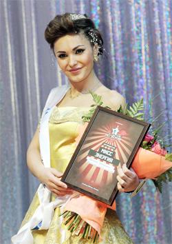 Главная красавица сибирской энергетики работает инспектором