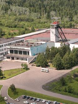 «Мечел» уступает первенство