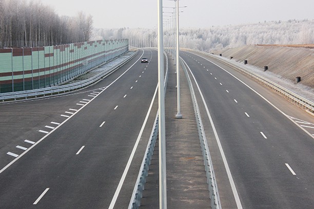 Между двух столиц