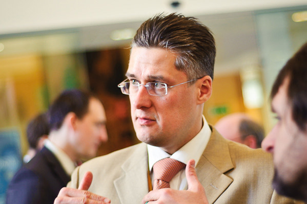 Современные тенденции и разработки при модернизации устаревшего электрооборудования 0.4кВ и 6(10)кВ: какие преимущества дает решение Ретрофит