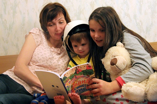 МРСК Северо-Запада издала книгу для детей «Тайна синего пульта»