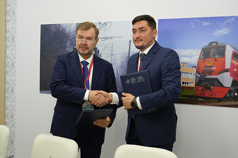 В рамках ПМЭФ подписано Соглашение между ГК ТЭП и Концерном «Тракторные заводы»