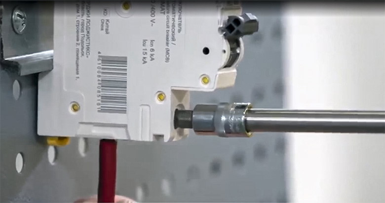 Затяжка с усилием до 5 Н·м