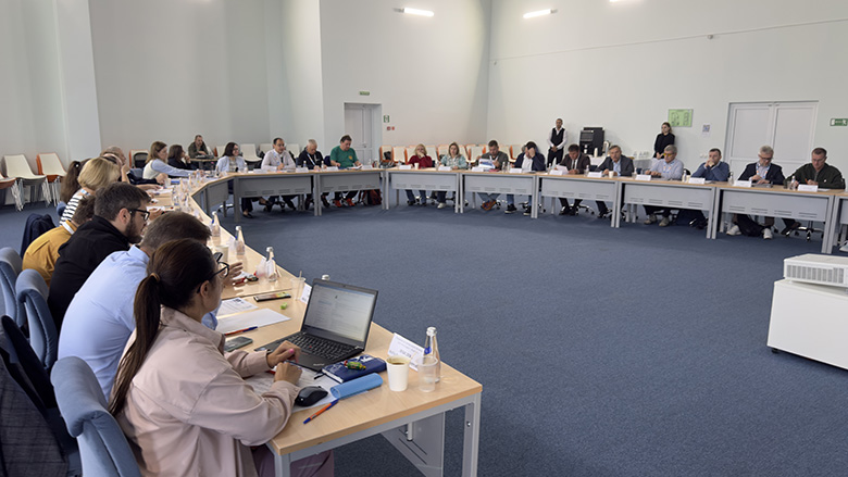 Во второй день выездных мероприятий в УПИЦ КорУнГ ПАО «РусГидро» прошел круглый стол по обмену опытом в сфере привлечения квалифицированного персонала.