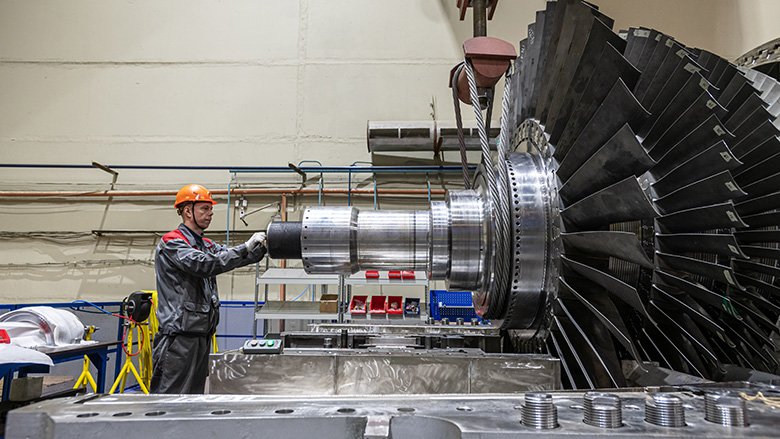 Сборка газовой турбины ГТЭ-170. Первый пуск ГТЭ-170 состоится на Каширской ГРЭС («Интер РАО»)&nbsp;— две первые турбины уже доставлены на станцию и установлены на фундамент, монтируется вспомогательное оборудование. В следующем году начнутся пусконаладочные работы.